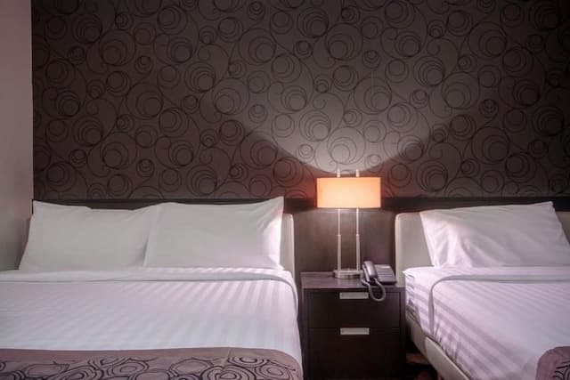 Lily Hotel Bangkok (SHA Extra Plus)-Deluxe Twin- Room only-1