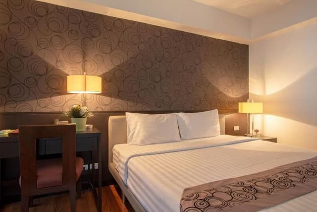 Lily Hotel Bangkok (SHA Extra Plus)-Family Suite- Room only-3