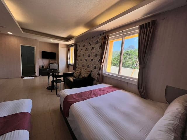 大尖山飯店 l  高CP值、絕佳地點-山景四人房-8