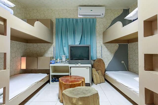 大尖山飯店 l  高CP值、絕佳地點-上下鋪七人房-1