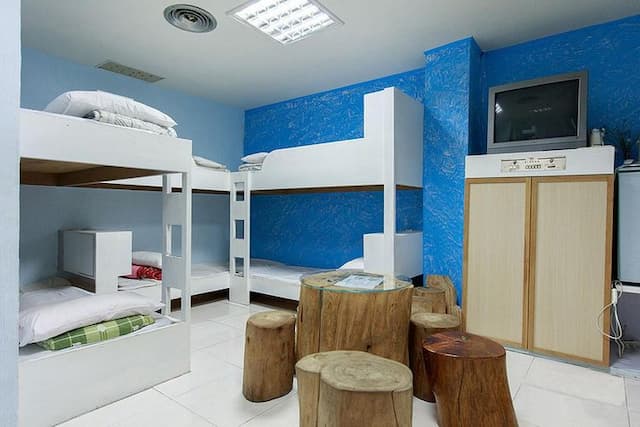 大尖山飯店 l  高CP值、絕佳地點-上下舖十人房(無窗)-2