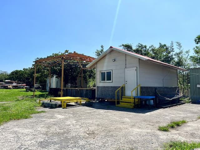 小屋六人房外觀