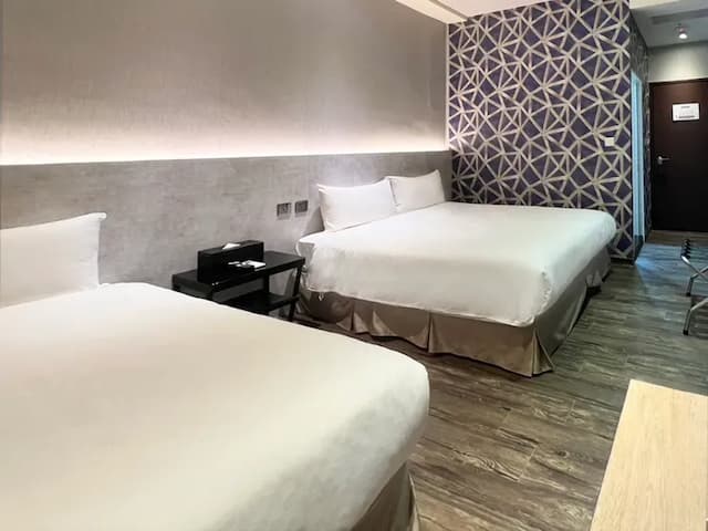 Le Room Hotel Taoyuan-Deluxe Triple (One Double & One Single Bed)-6