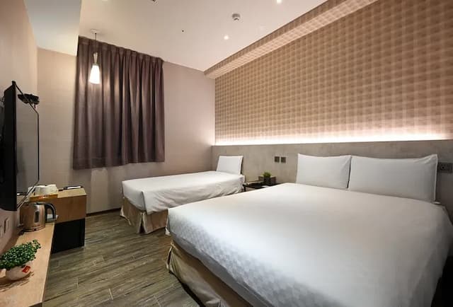 Le Room Hotel Taoyuan-Deluxe Triple (One Double & One Single Bed)-1