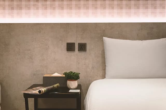 Le Room Hotel Taoyuan-Deluxe Triple (One Double & One Single Bed)-4