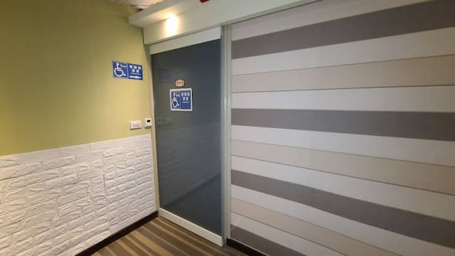 YOMI HOTEL-Accessible room-3