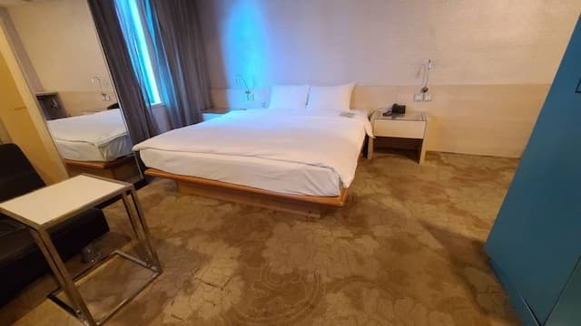 YOMI HOTEL-Accessible room-6