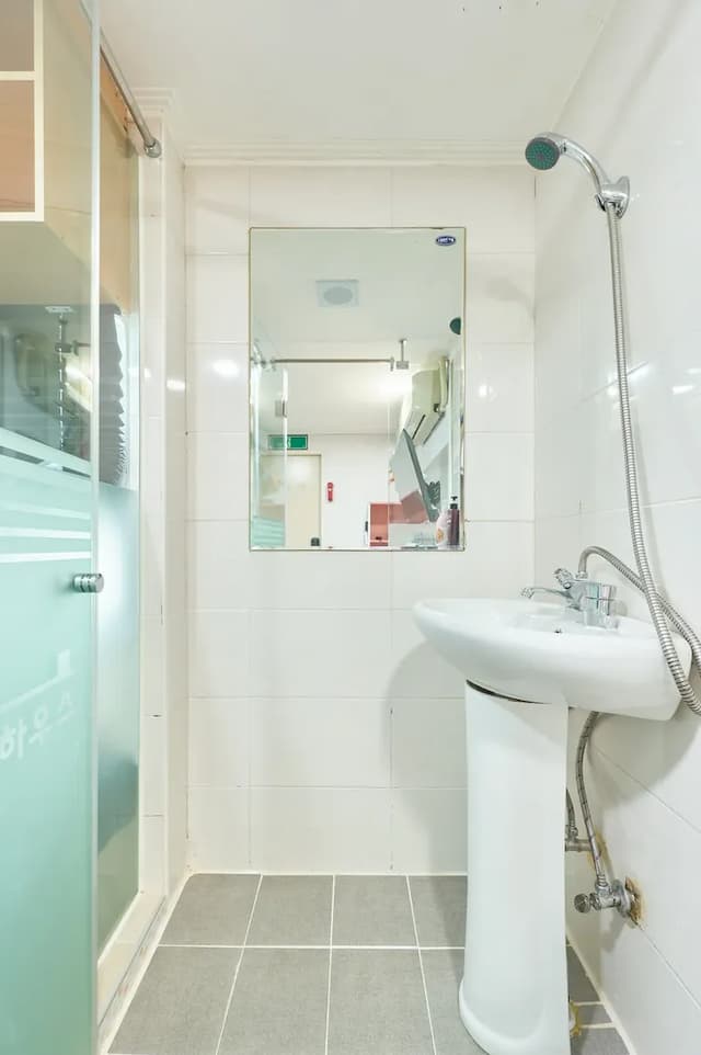 雪花ゲストハウス-クラシックシングル(窓)-9