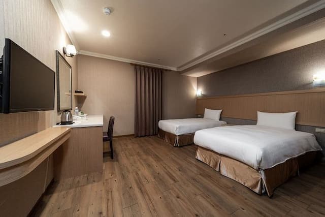 鮪魚家族飯店屏東館.-雙人房(無景)（不挑房）-1