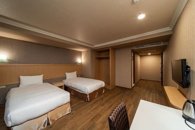 鮪魚家族飯店屏東館.-雙人房(無景)（不挑房）-3