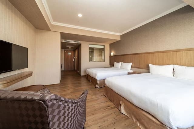 鮪魚家族飯店屏東館.-豪華四人房-3