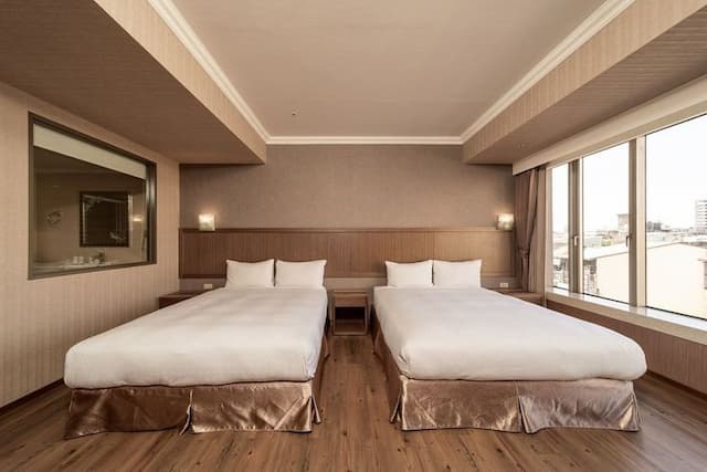 鮪魚家族飯店屏東館.-豪華四人房-2