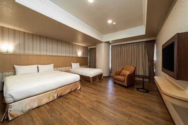 鮪魚家族飯店屏東館.-豪華四人房-4