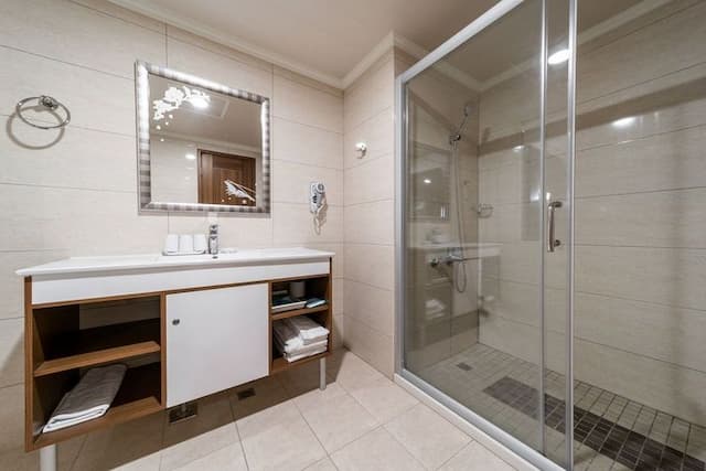 鮪魚家族飯店屏東館.-豪華四人房-5