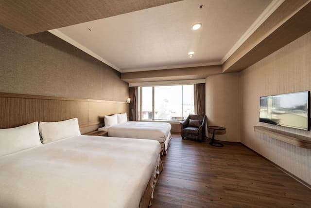 鮪魚家族飯店屏東館.-豪華四人房-1