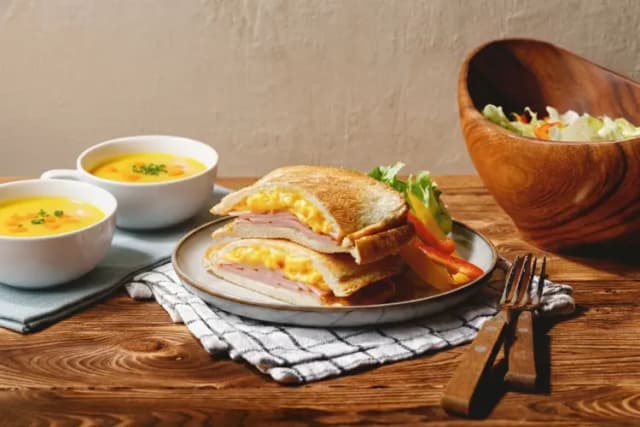 【豪華露營】VISION GLAMPING 度假和SPA 山中湖｜山中湖步行10分-【豪華露營】套房｜六人入住｜附露天浴池和帳篷桑拿-15