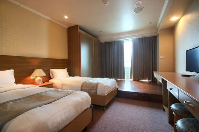 亞太鹿港渡假村-新闔家客房兩小床-1