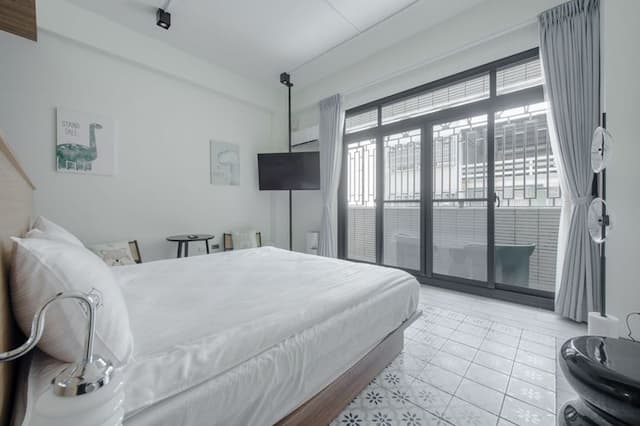 LONG STAY HERE-デラックス ダブルルーム バルコニー付-10