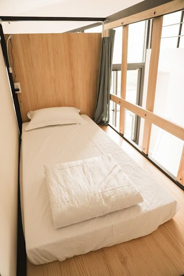 瘋狂椰子衝浪小屋｜近海民宿-綠景背包房-3