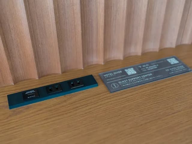 【共通備品】客室内カウンターデスク