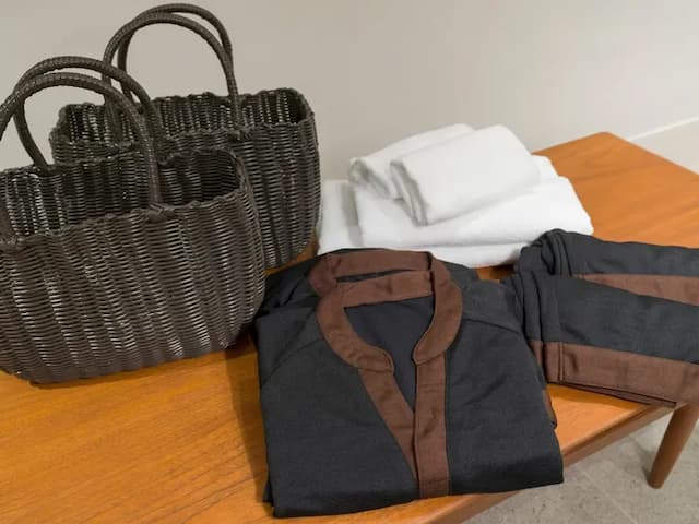 【共通備品】ご利用人数分のパジャマ、タオル類、湯かごをご用意