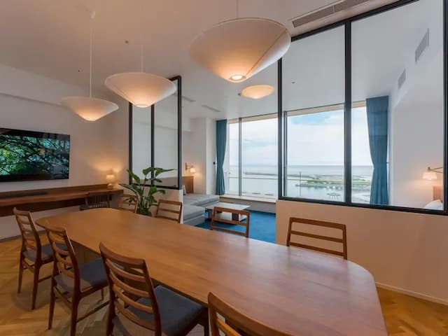 【91（スイートルーム）】レトロ感のある落ち着いた雰囲気のダイニング