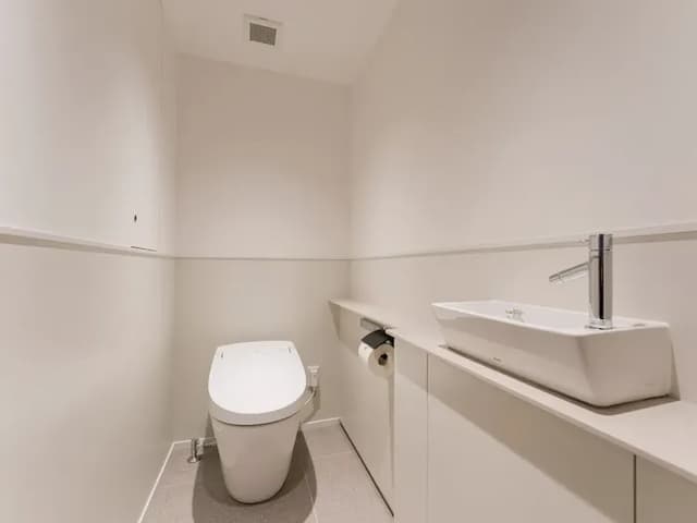 【2段ベッド＋シングルルーム・バスタブあり】温水洗浄機能付きトイレ