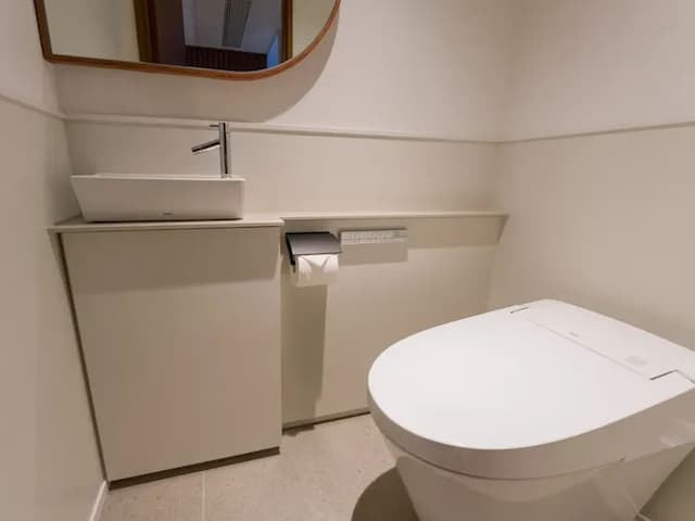 【ハリウッドツインルーム】温水洗浄機能付きトイレ