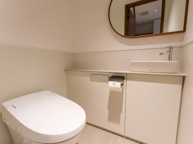 【トリプルルーム】温水洗浄機能付きトイレ