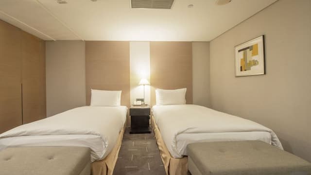 CHECK inn SELECT Taichung Dadun-Standard Twin Room (No Windows)-2