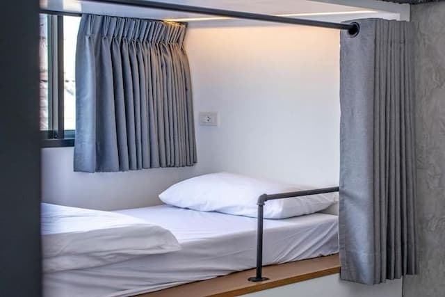 Lost Inn BKK (SHA Extra Plus)-Female 4 Bed (Room Only)-4