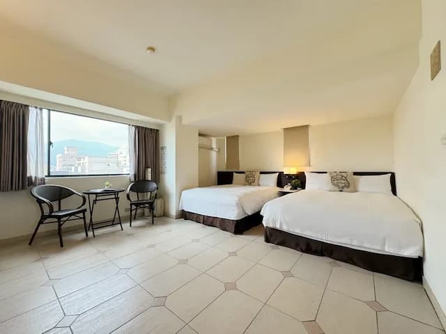Finders Hotel Hualien Da-Tong-Executive Quadruple Room-4