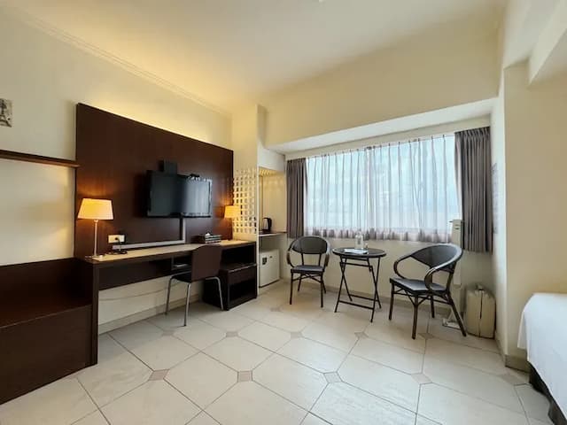 Finders Hotel Hualien Da-Tong-Executive Quadruple Room-5