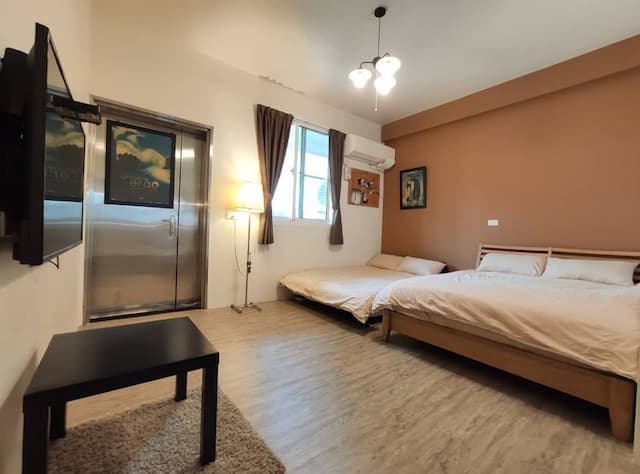 鐵街民宿｜鄰近赤崁樓、台南火車站-鐵一雙人房（可加床為四人房）-7