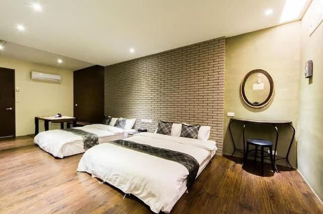 Lile B&B-Modern Quadruple Room-1