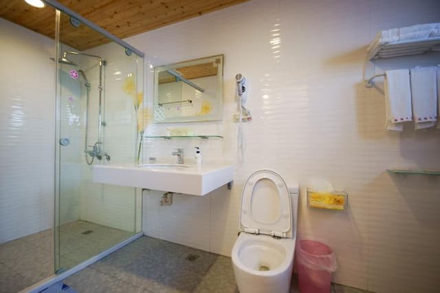 澎湖藍海天晴民宿 l 近山水沙灘-燈塔陽台四人房-9