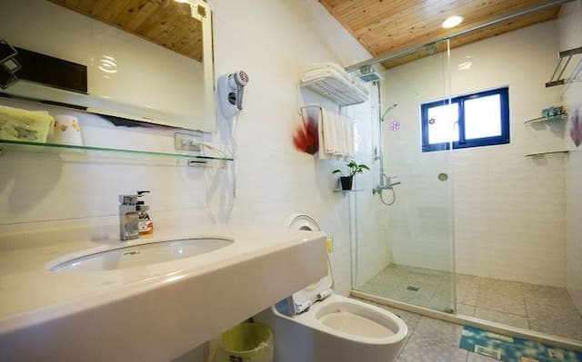 澎湖藍海天晴民宿 l 近山水沙灘-珍珠陽台四人房-7