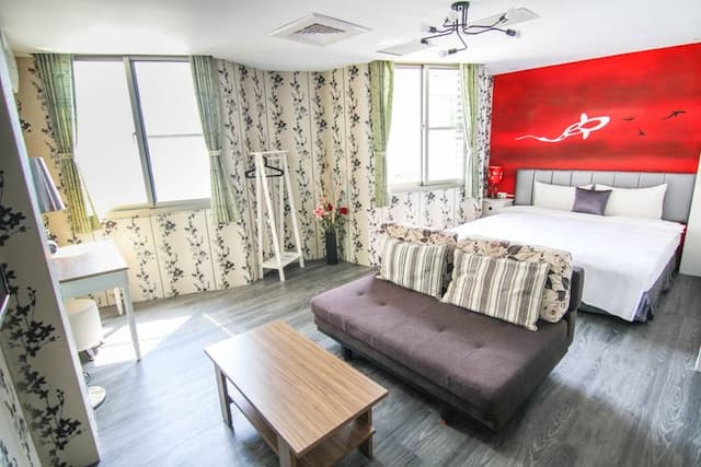 Loft Inn-Lake-View Twin Room-1