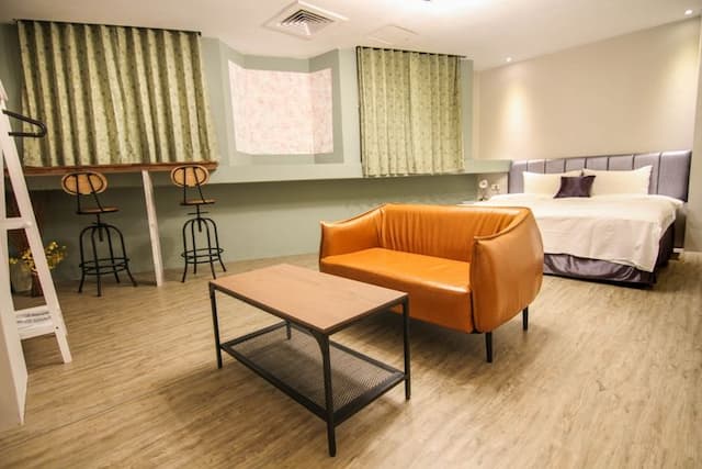 Loft Inn-Lake-View Twin Room-5