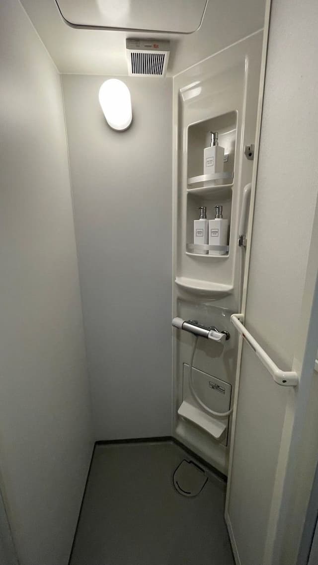 White Terrace D seaview terrace Private house/ 5 room 2 bath full kitchen living room NETFLIX/BBQ/MAX 10 ppl/English OK-SEA VIEW 5Room balcony with BBQ grill up to 10ppl-13