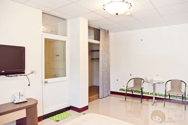 房間室內02(浴室門玻璃已有遮蔽)