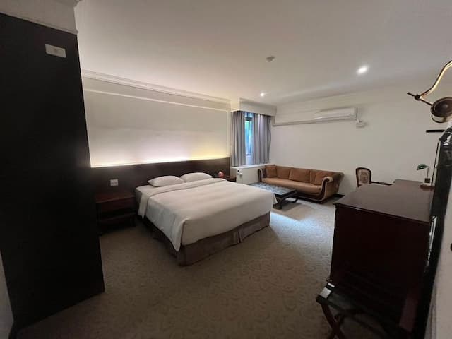 Guide Hotel Kaohsiung Liuhe-Standard Double Room without Window-2