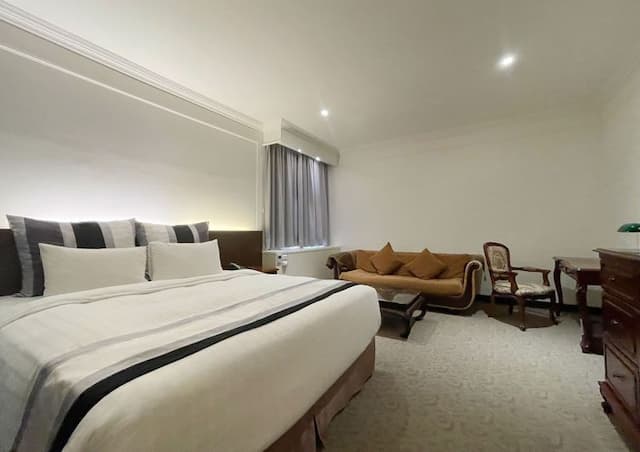 Guide Hotel Kaohsiung Liuhe-Standard Double Room without Window-1