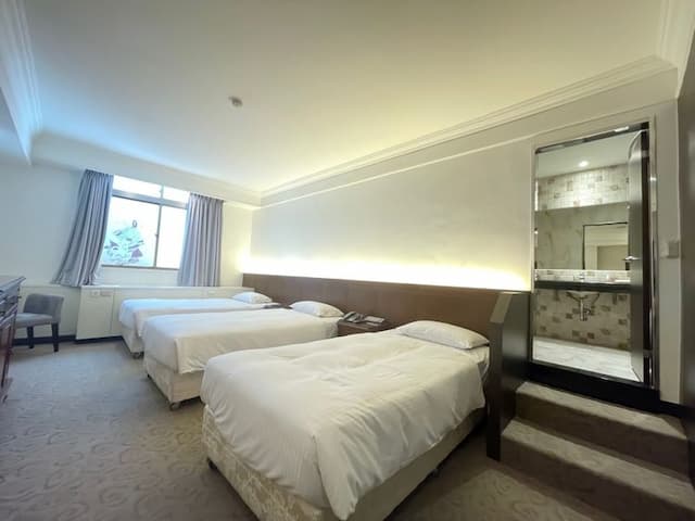 Guide Hotel Kaohsiung Liuhe-Deluxe Triple Room-4