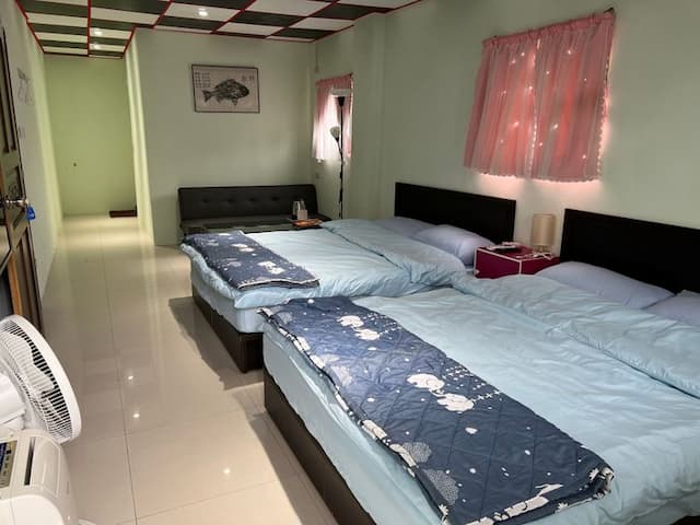 Taipei Homestay-Deluxe Quadruple Room with Sea View-2