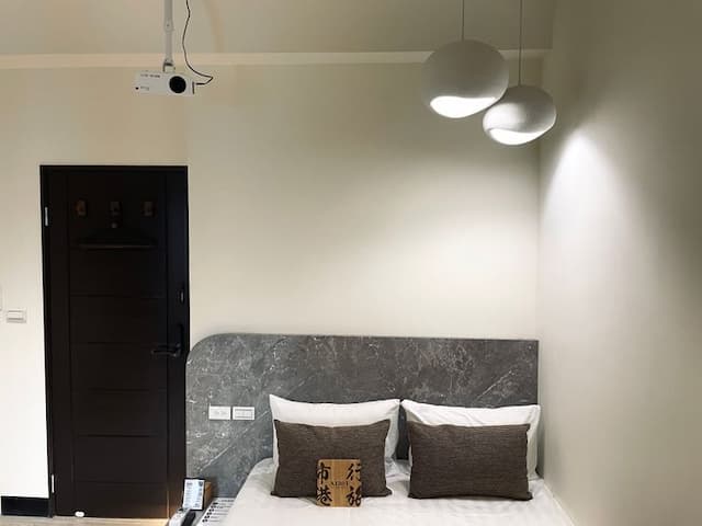 市港行旅-日式小型劇院雙人房-2