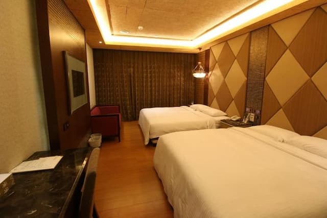 R7環保商務旅館-商務A(四人-加大床)-2