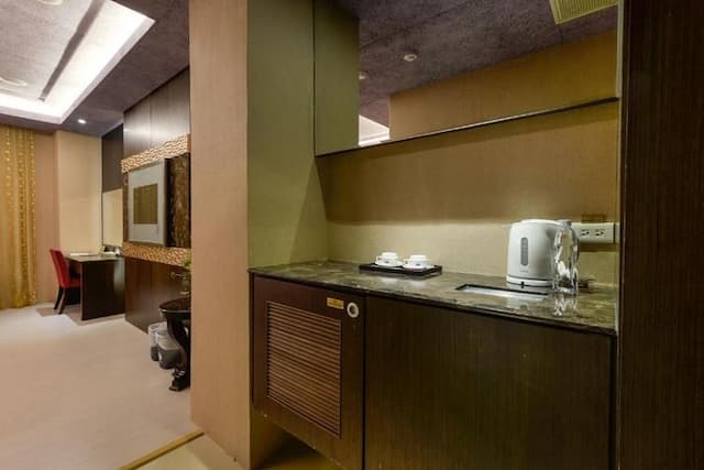 R7環保商務旅館-商務E(雙人-加大床)-3