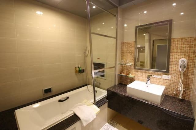 R7環保商務旅館-商務E(雙人-加大床)-6