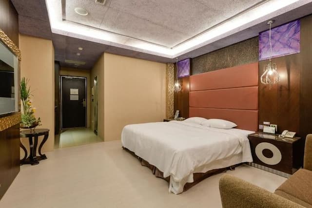 R7環保商務旅館-商務E(雙人-加大床)-1